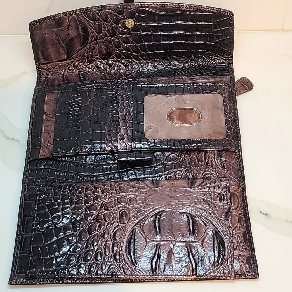 Brahmin elegant crocodile